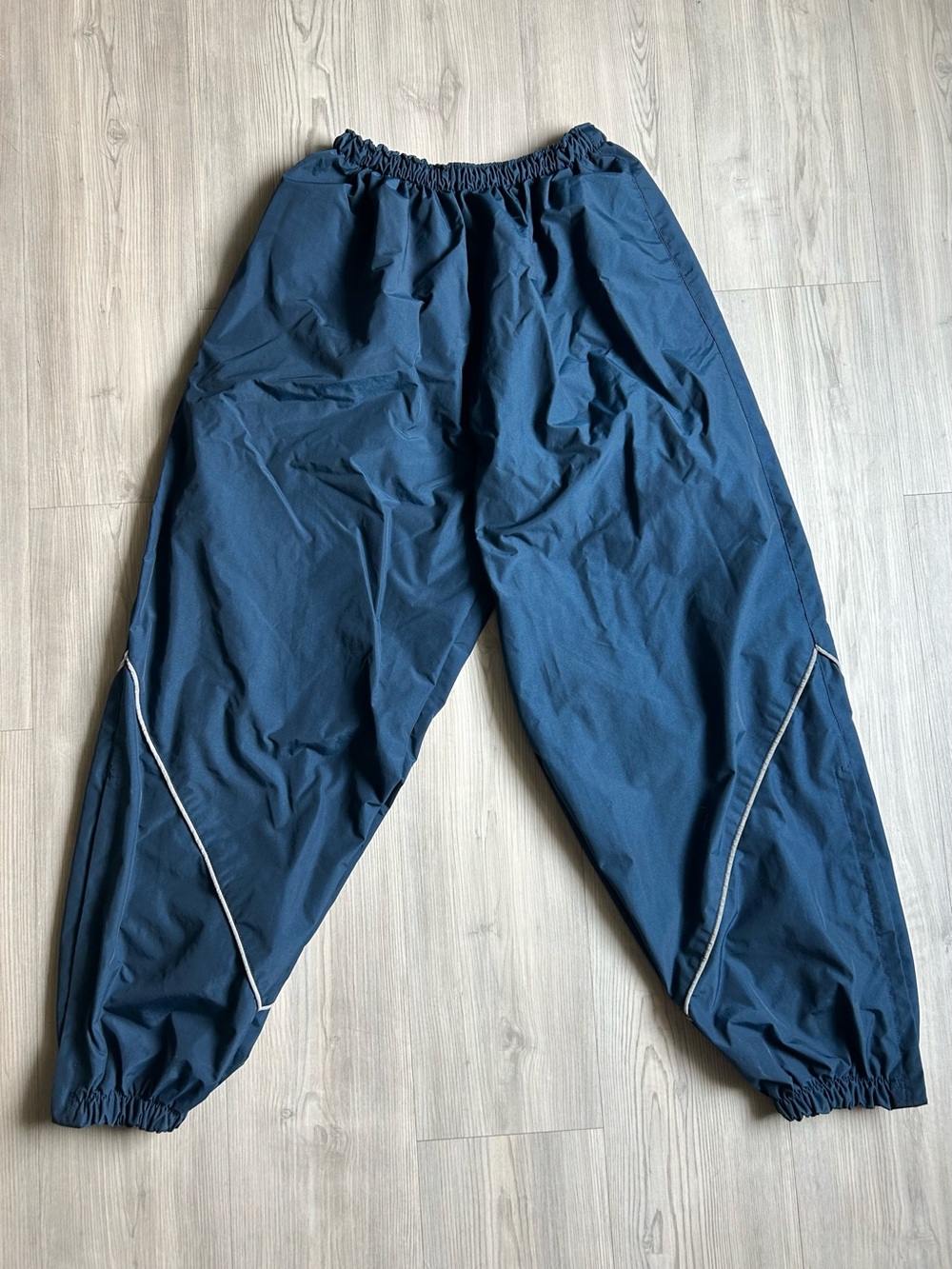 Men's Navy Blue Elastic-Waist Wind Pants with Reflective Trim